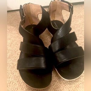 Women’s ankle back zip sandals